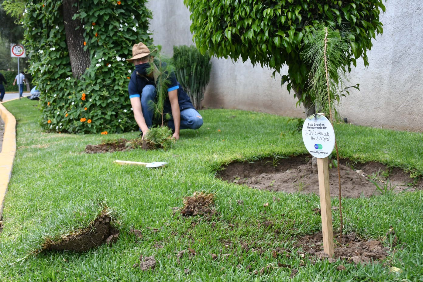 08F9D043-6A74-4D93-9CB6-7D15B335BC31