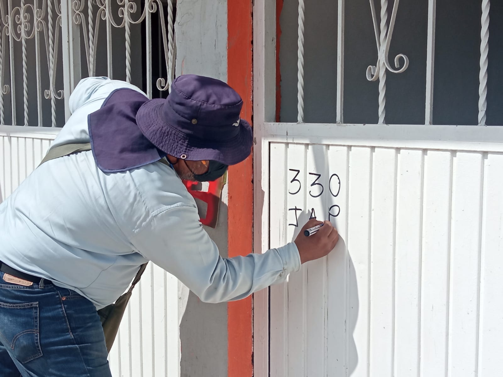 F2E09F93-2CF3-4B19-BA9E-F281A8816BBA