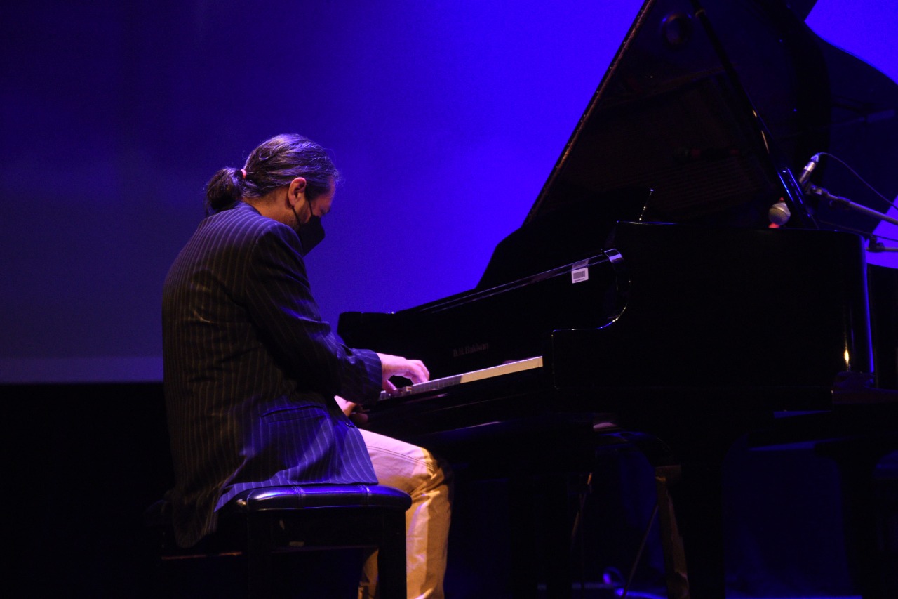 4BCF4BF4-CFB3-4EE9-819E-8AC7A23D0243