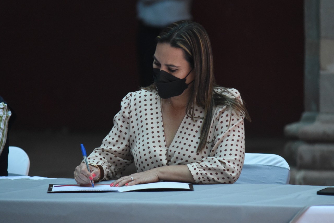 0CFEDE7B-96D3-43C2-A4BF-6CD11FEF0D2E