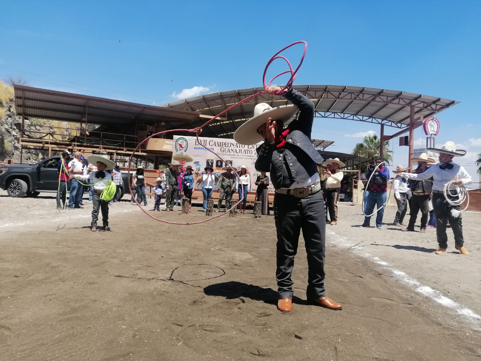 2FCB71A7-B099-45F2-A812-5FD8A9EC4C04