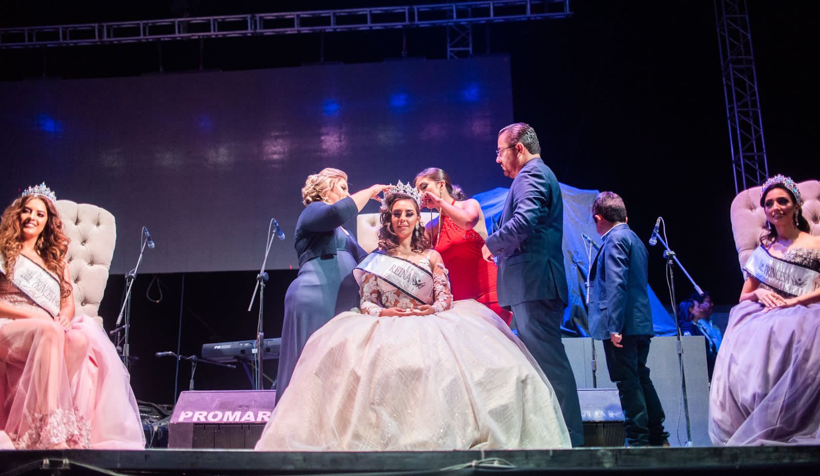 B7282C5D-6BB5-4E53-955D-1D4080E4EFBA