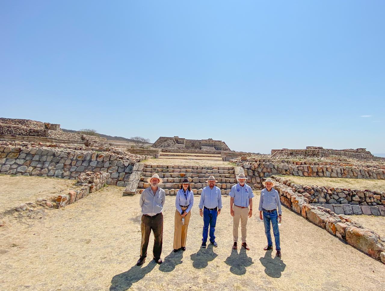 C80781E4-6FE7-44DF-838B-3C93242DEBDC