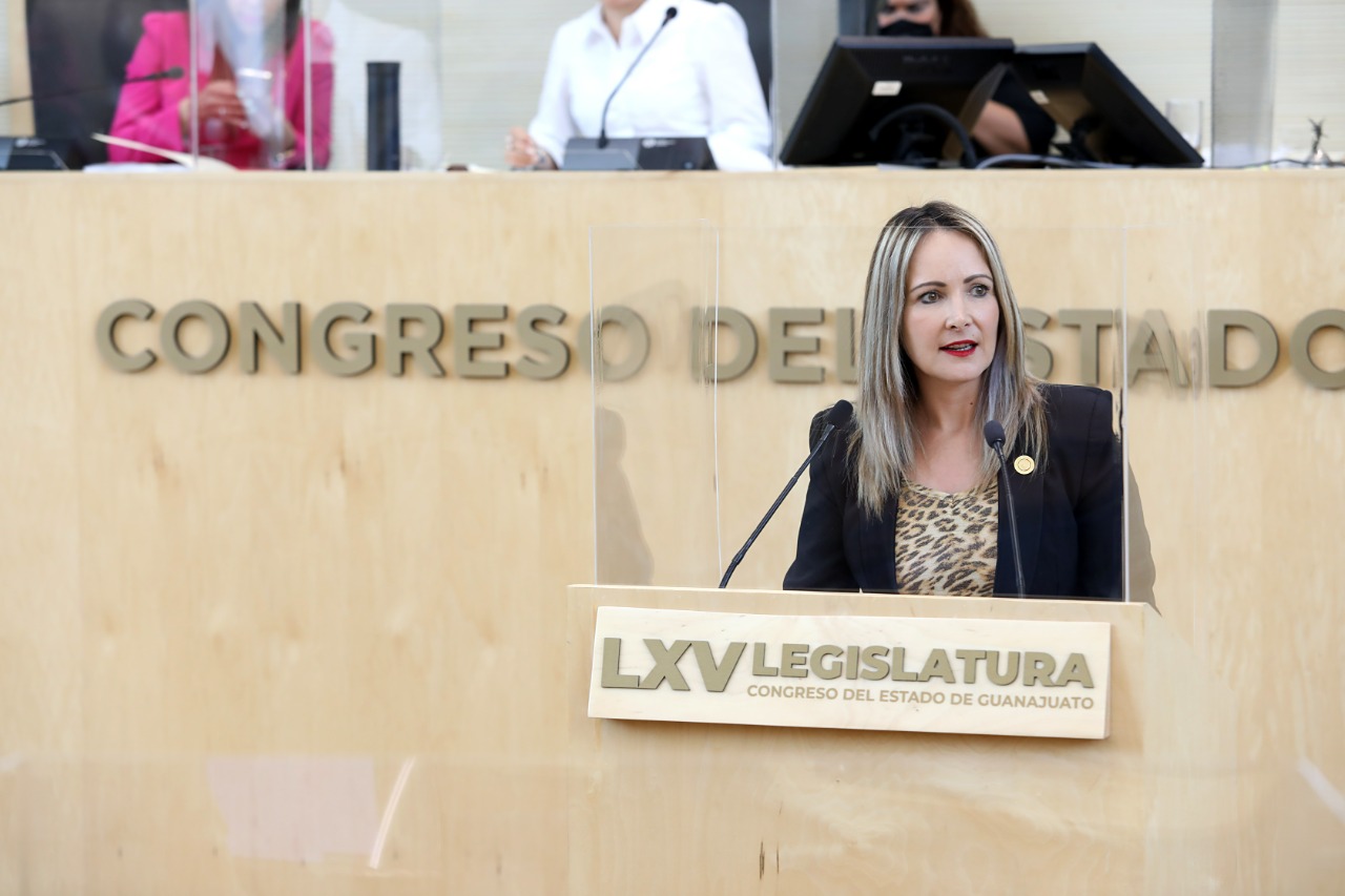 EAE8AB6E-4F2B-4A36-9CAD-F5AB63A79AC8