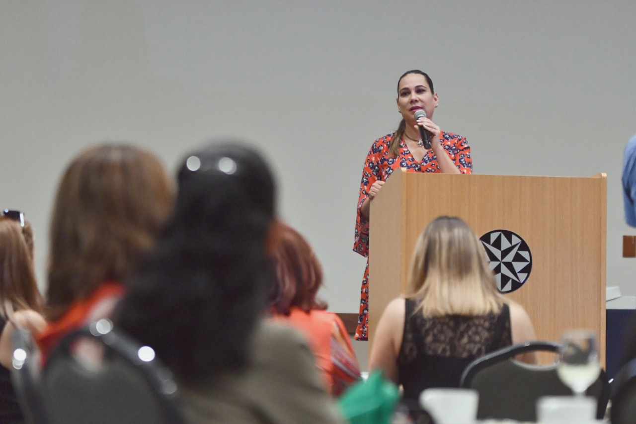 3EF708D4-7405-431E-859E-47BDDAE025CF