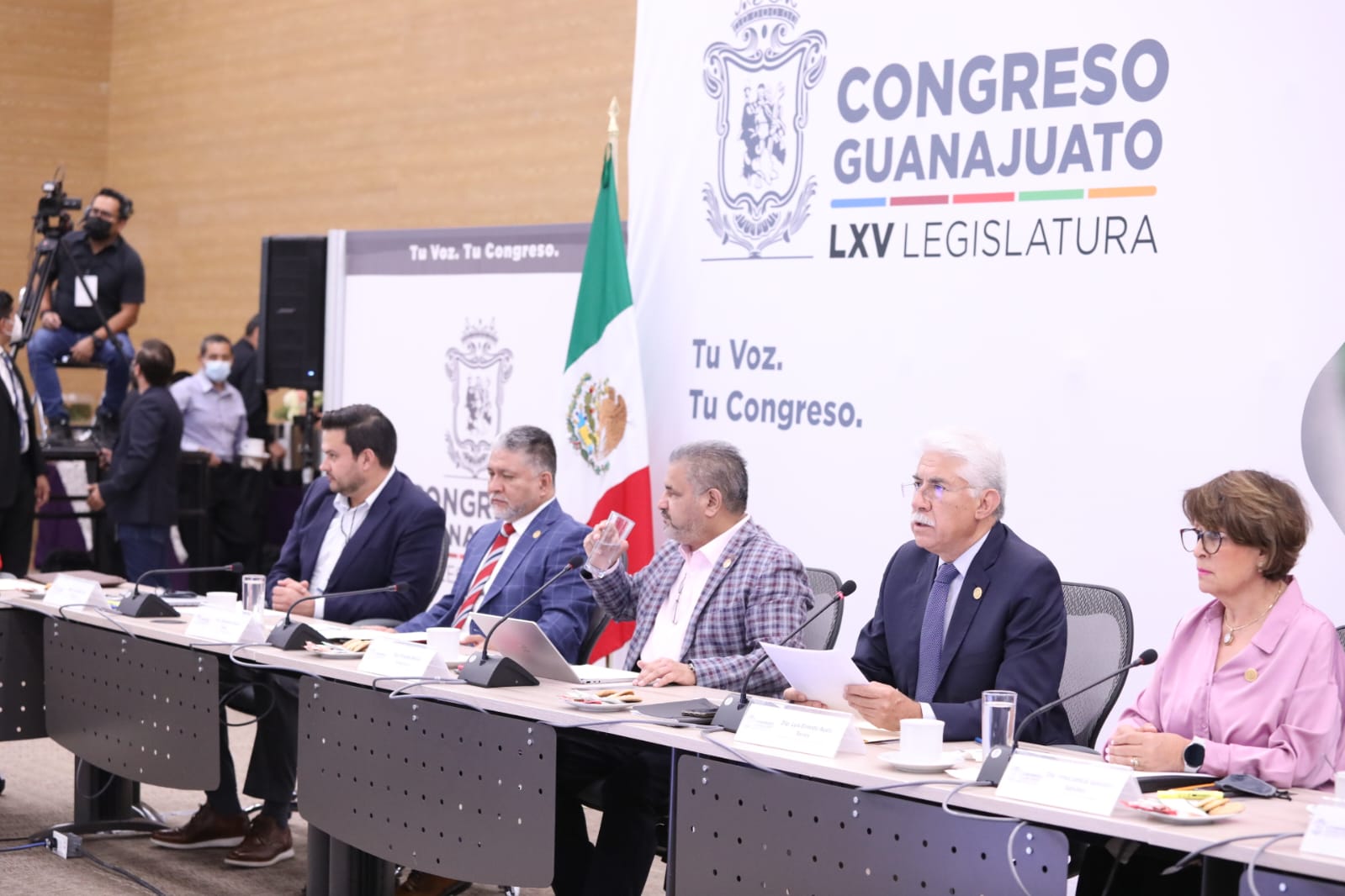 9E82A5B7-49E5-4483-88D3-B7D60EDAF173