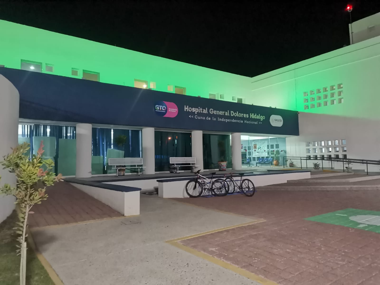 22C8EBAA-3C00-43C7-A5CA-65F150A98263