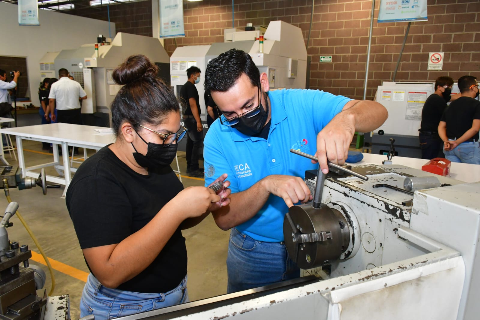 5DFE3B15-E919-4F32-9C48-A51088A0729A