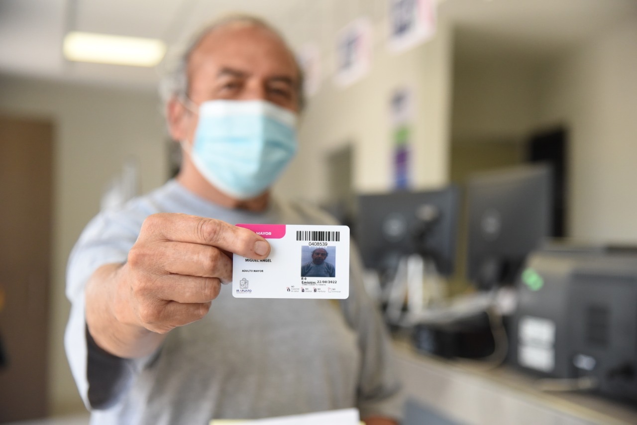 8C8BFD82-3F37-404E-AB71-D39E6E5BA1F9