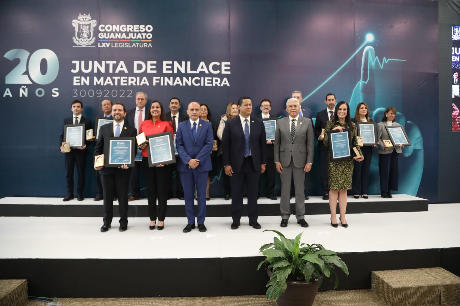 F3611D93-6E9E-4A76-BF5F-97012CCB92EE