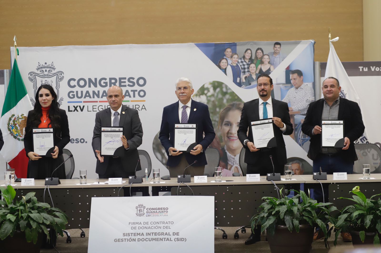 3AFF3A7B-5700-4568-9189-AD45BD45243E