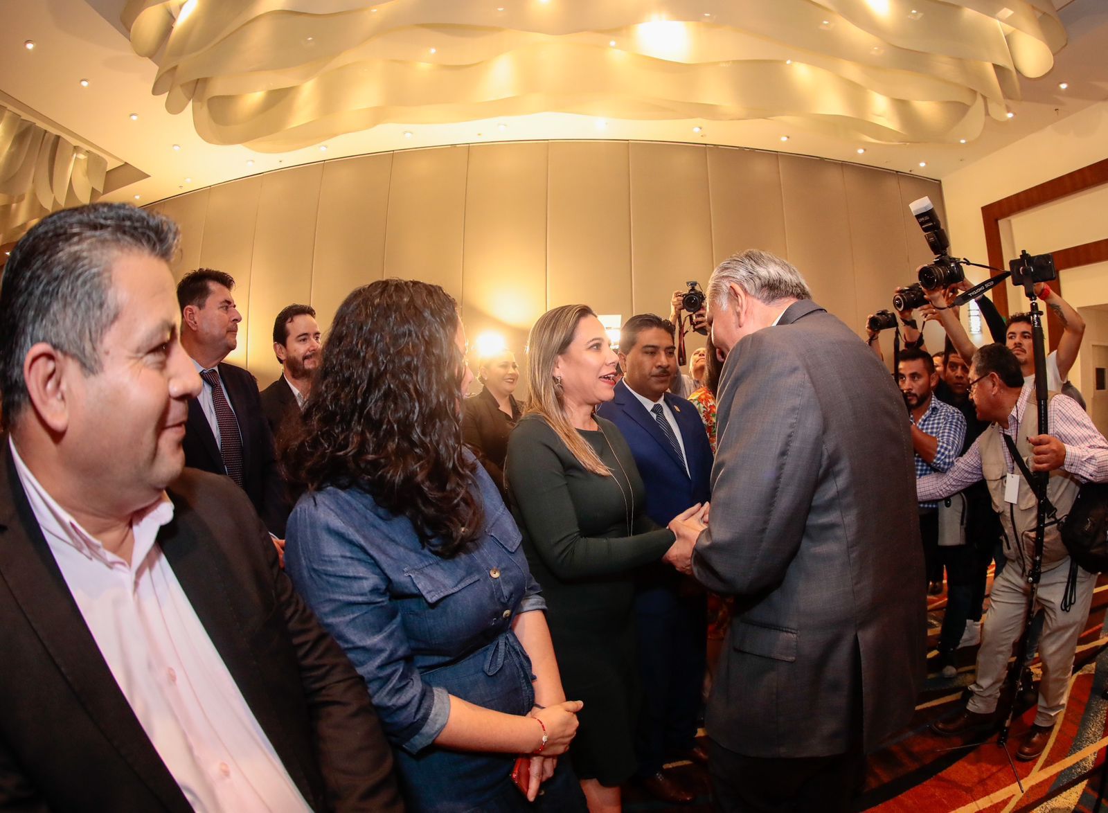 6A509DE5-1BC9-44C4-B06B-F70832014EF1