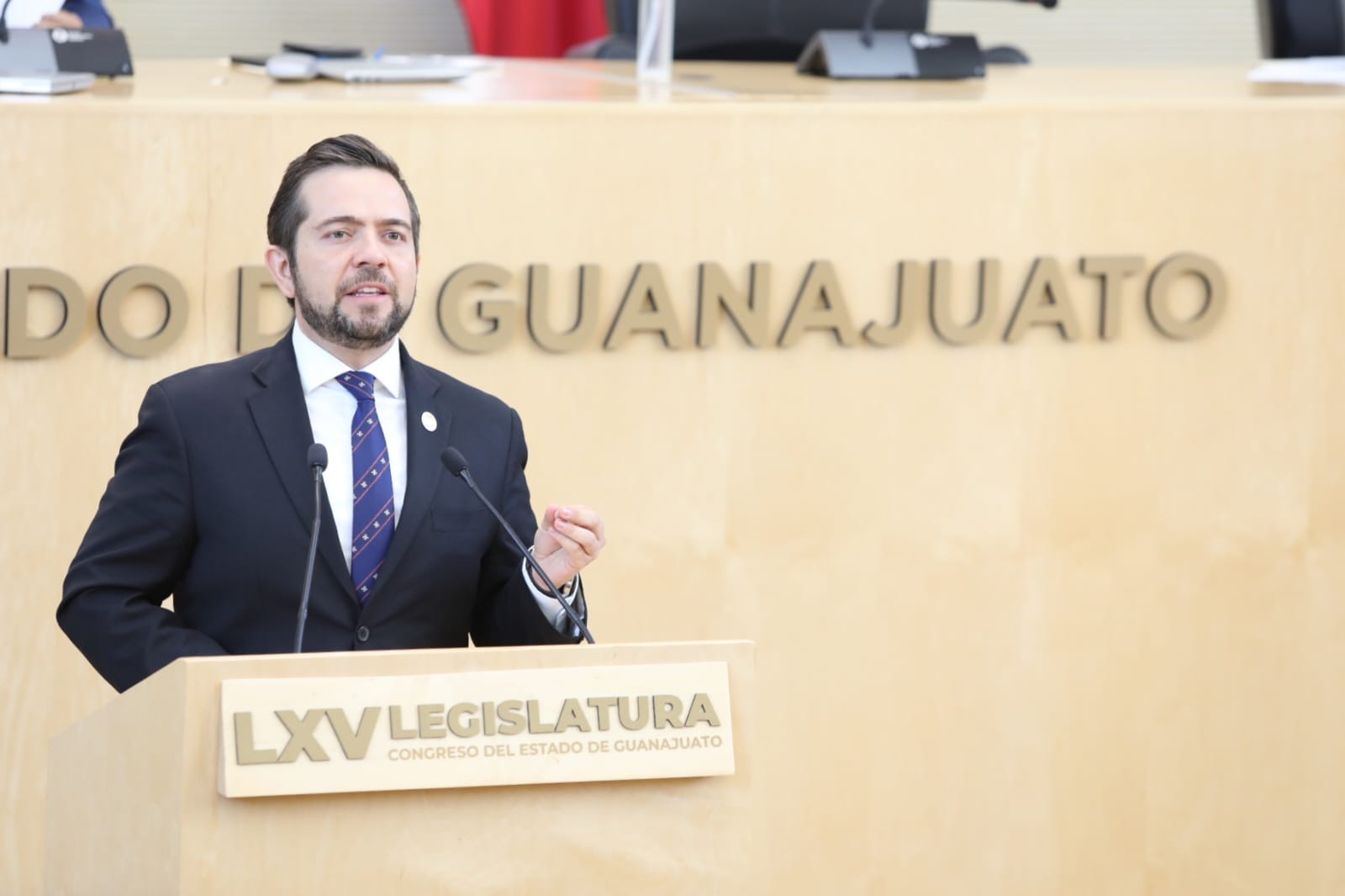 8B1851B7-8CA6-4C4B-8207-75B34B47E477