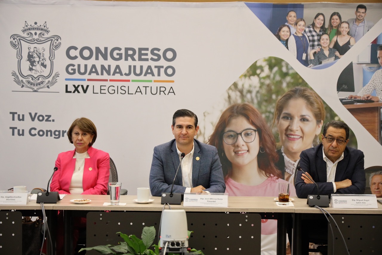 9070E369-7677-41CD-8E1D-3B137322A021