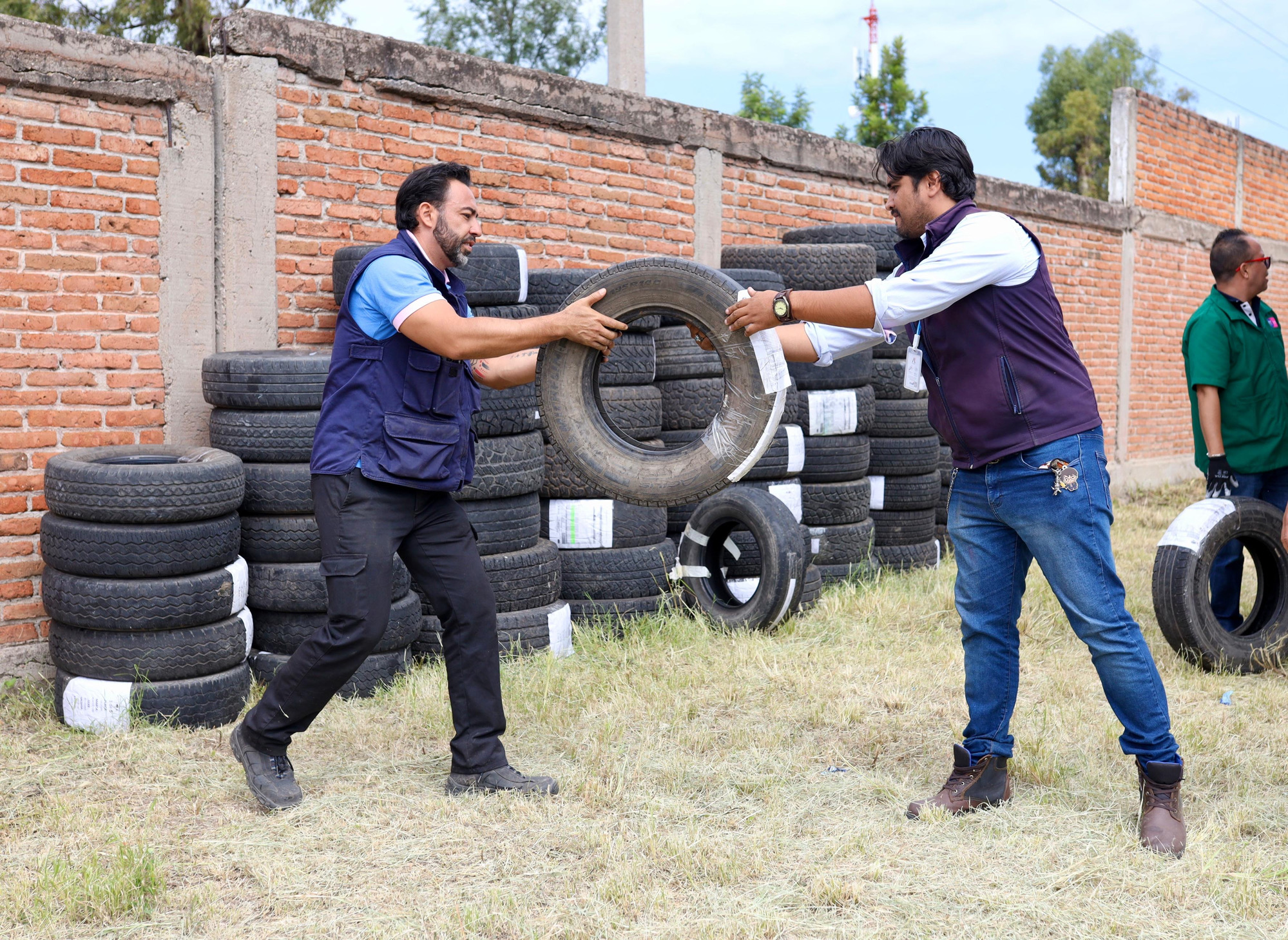 EDD80E6E-869C-4BE7-B1BC-E477404A290B